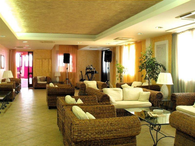 Borgo Saraceno Hotel-Residence سانتا تيريزا غالّورا المظهر الخارجي الصورة