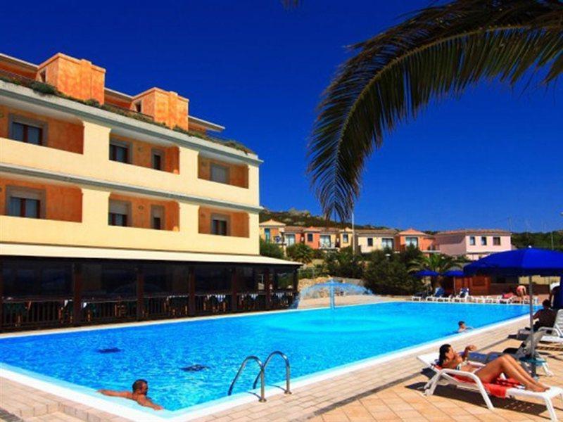 Borgo Saraceno Hotel-Residence سانتا تيريزا غالّورا المظهر الخارجي الصورة