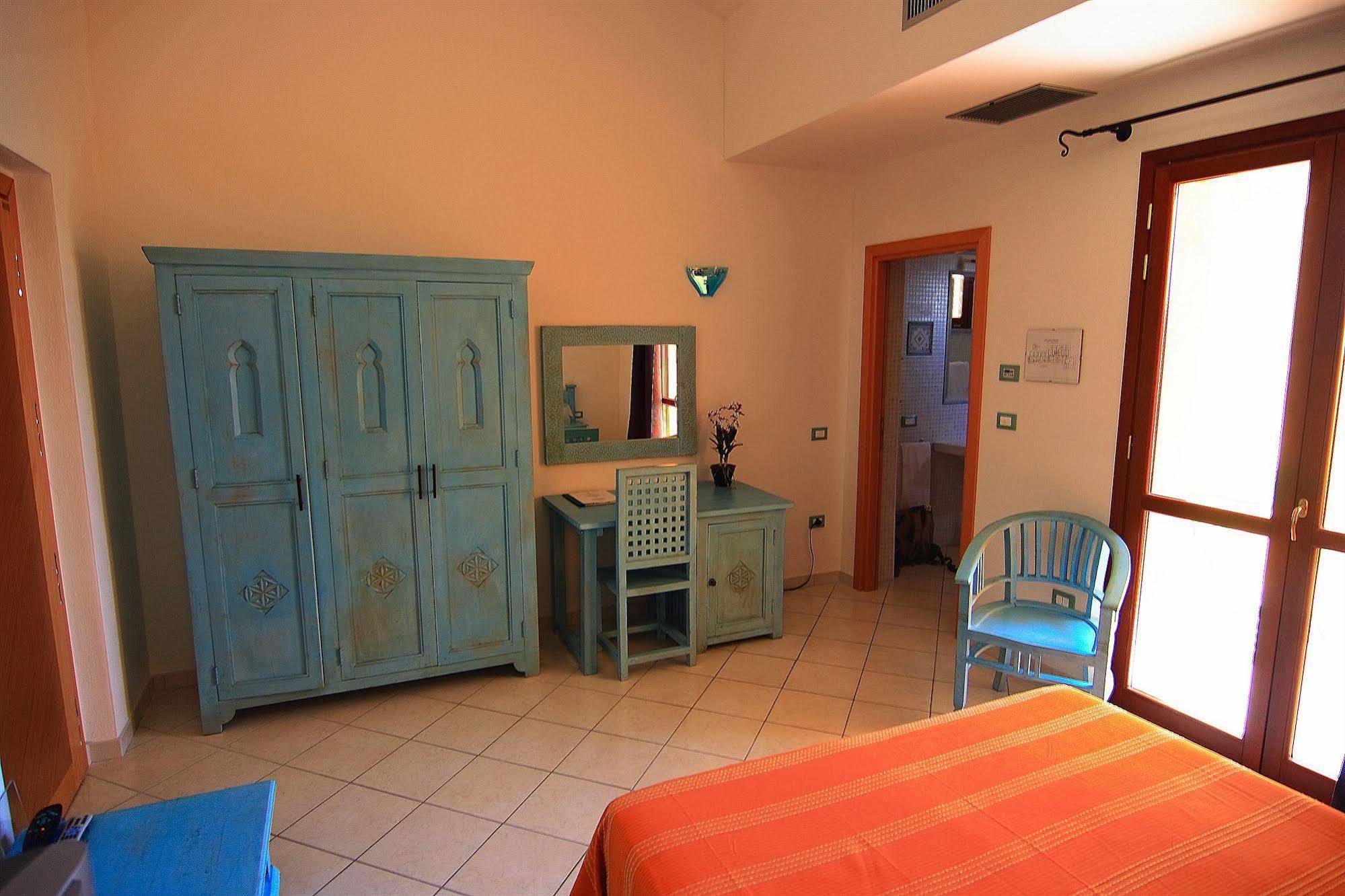 Borgo Saraceno Hotel-Residence سانتا تيريزا غالّورا المظهر الخارجي الصورة