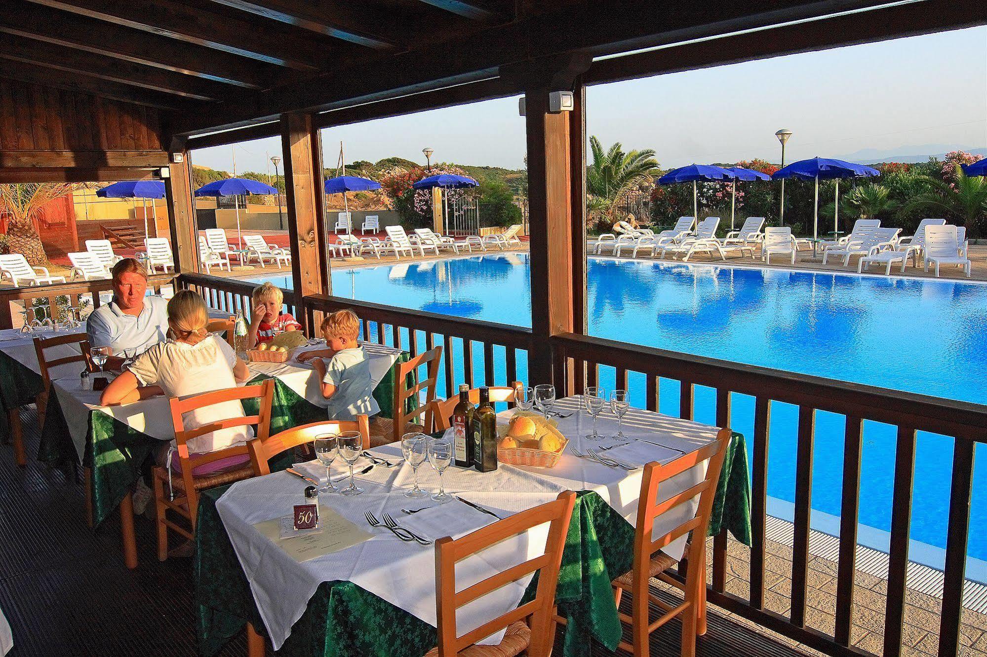 Borgo Saraceno Hotel-Residence سانتا تيريزا غالّورا المظهر الخارجي الصورة