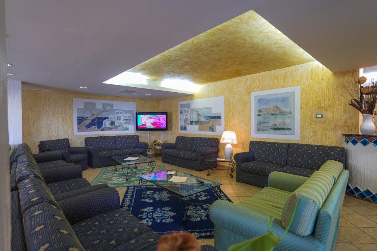 Borgo Saraceno Hotel-Residence سانتا تيريزا غالّورا المظهر الخارجي الصورة