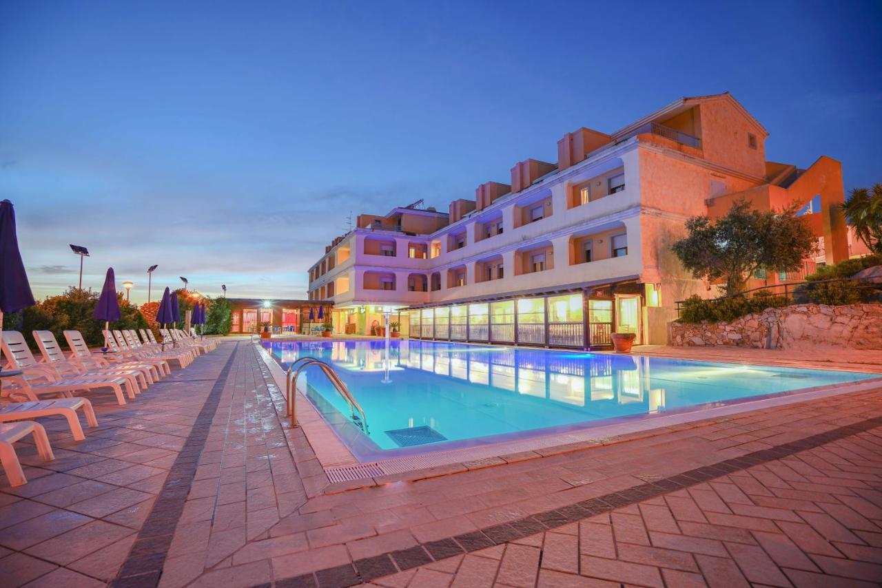 Borgo Saraceno Hotel-Residence سانتا تيريزا غالّورا المظهر الخارجي الصورة