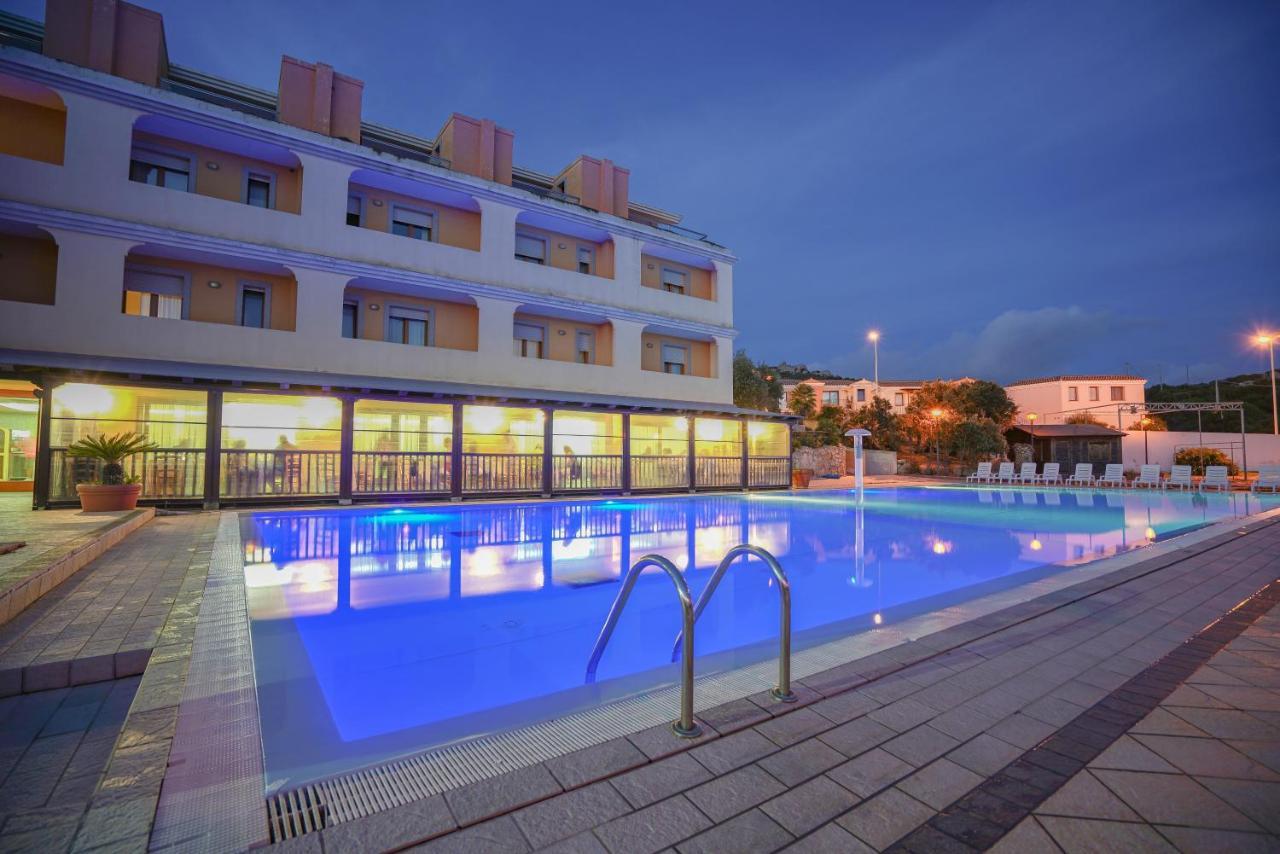 Borgo Saraceno Hotel-Residence سانتا تيريزا غالّورا المظهر الخارجي الصورة