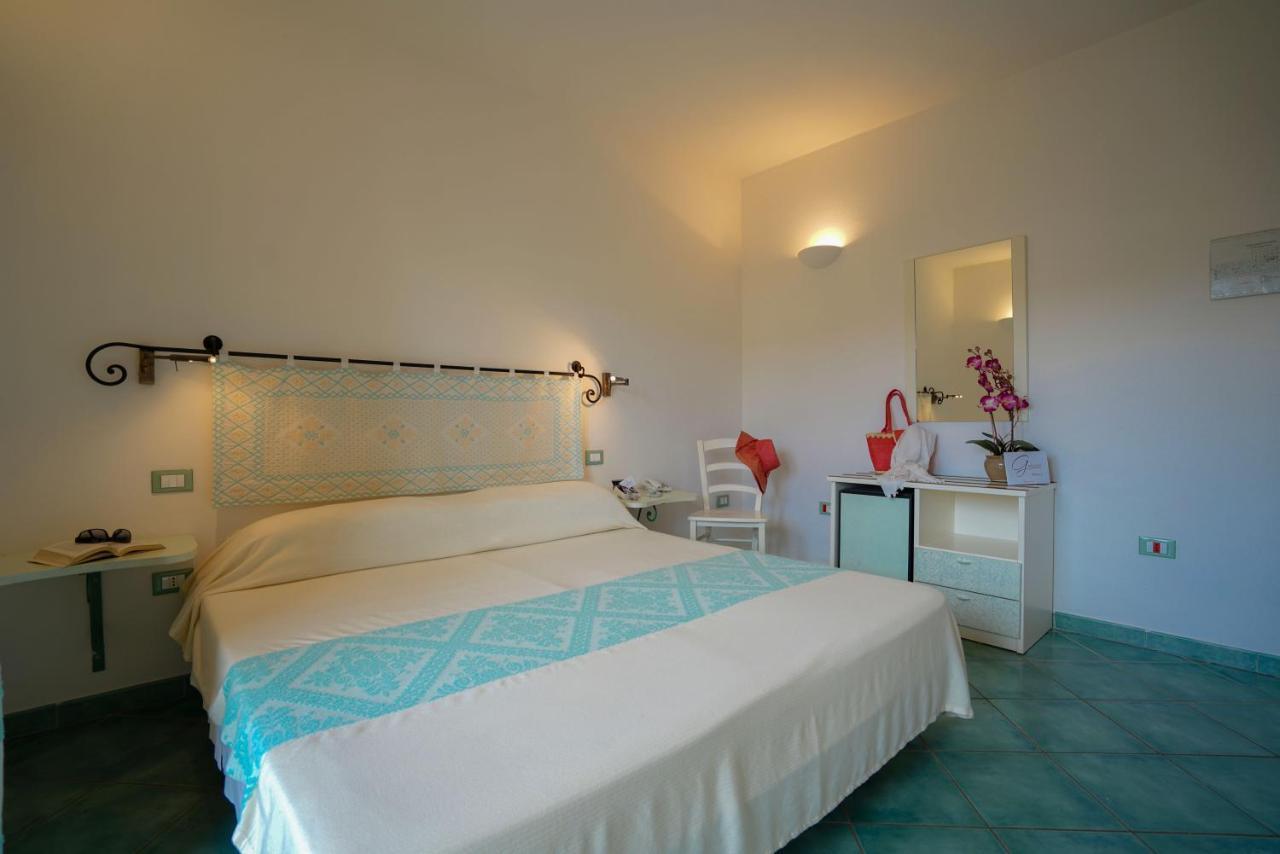 Borgo Saraceno Hotel-Residence سانتا تيريزا غالّورا المظهر الخارجي الصورة