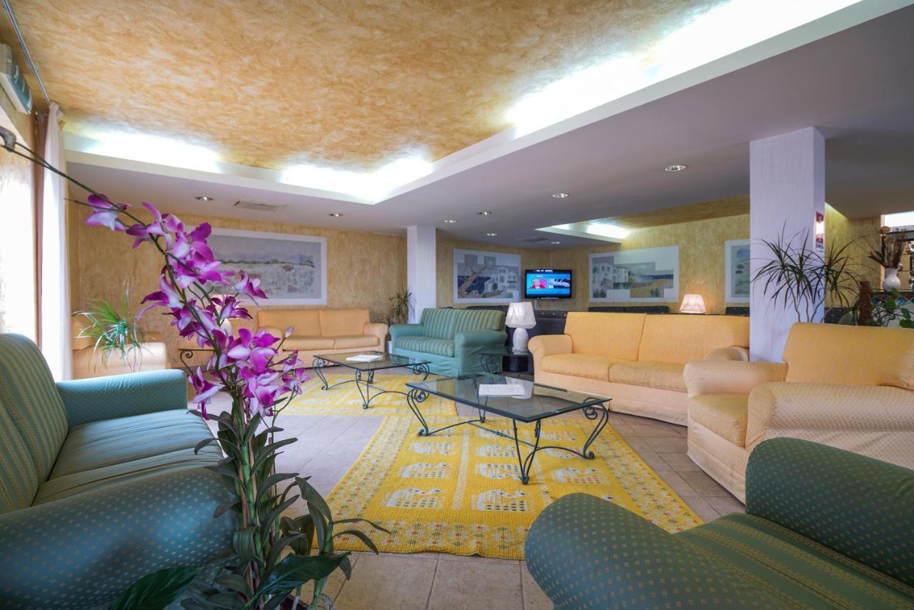 Borgo Saraceno Hotel-Residence سانتا تيريزا غالّورا المظهر الخارجي الصورة