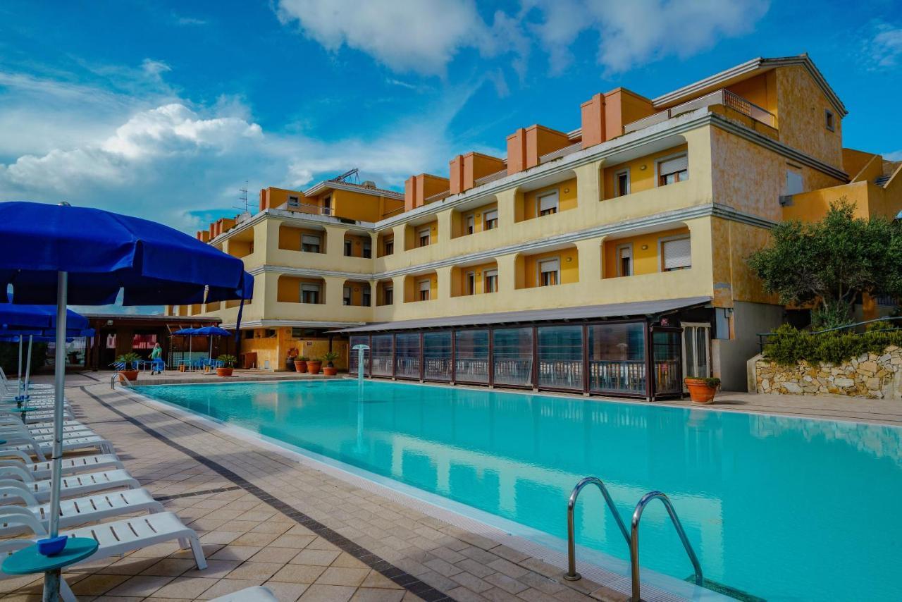 Borgo Saraceno Hotel-Residence سانتا تيريزا غالّورا المظهر الخارجي الصورة