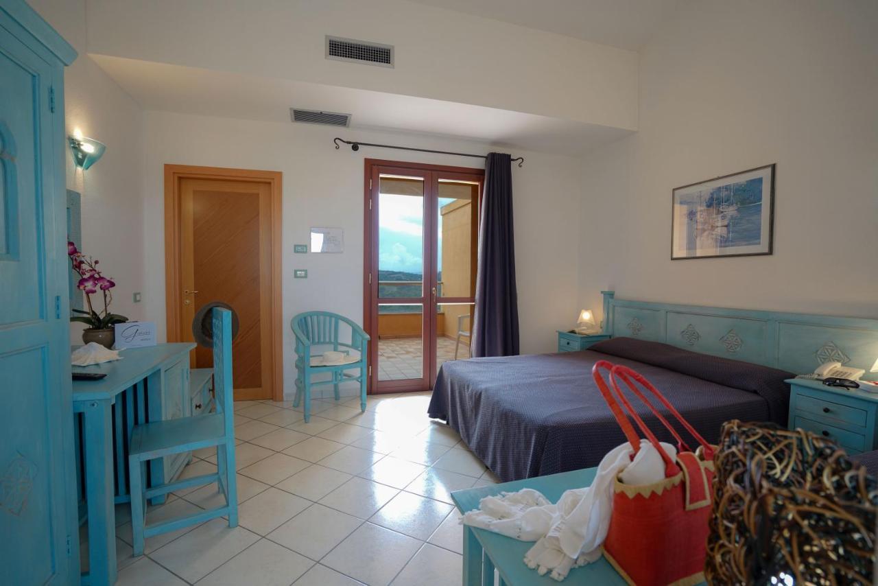 Borgo Saraceno Hotel-Residence سانتا تيريزا غالّورا المظهر الخارجي الصورة
