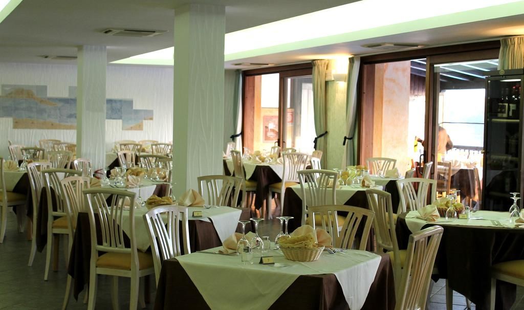Borgo Saraceno Hotel-Residence سانتا تيريزا غالّورا المظهر الخارجي الصورة